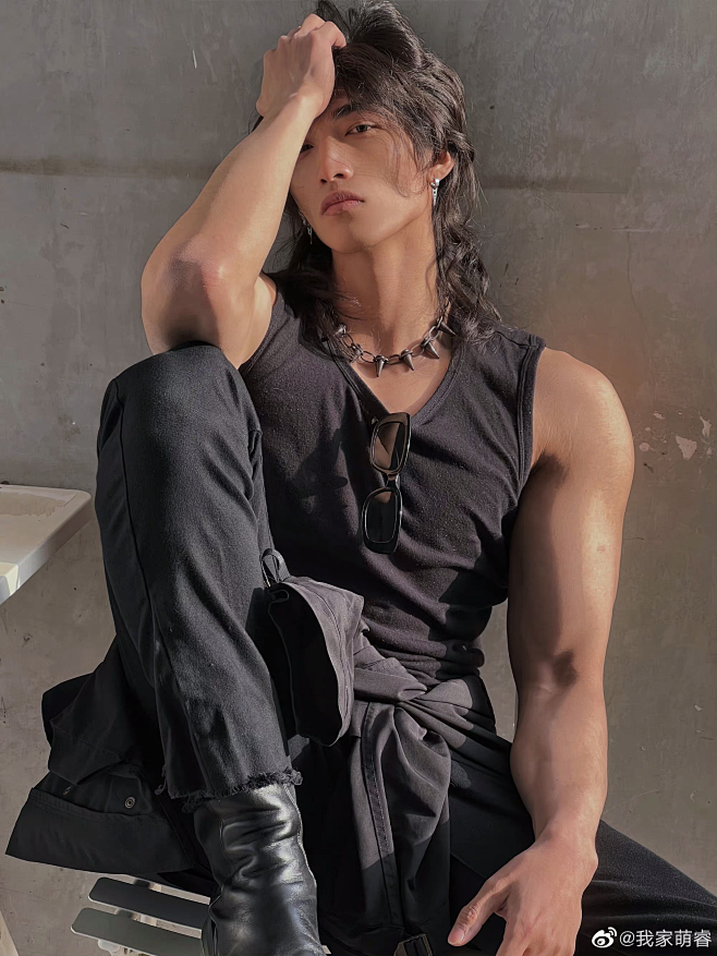 现代系列实拍帅哥古装时尚