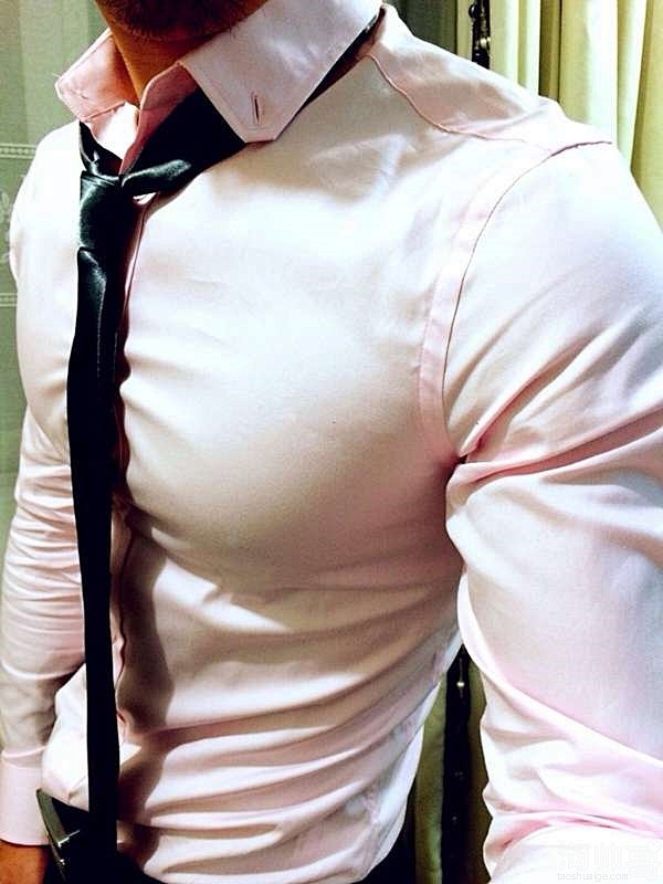 好大的胸肌快包不住了型男帅哥淘帅哥帅哥分享社区