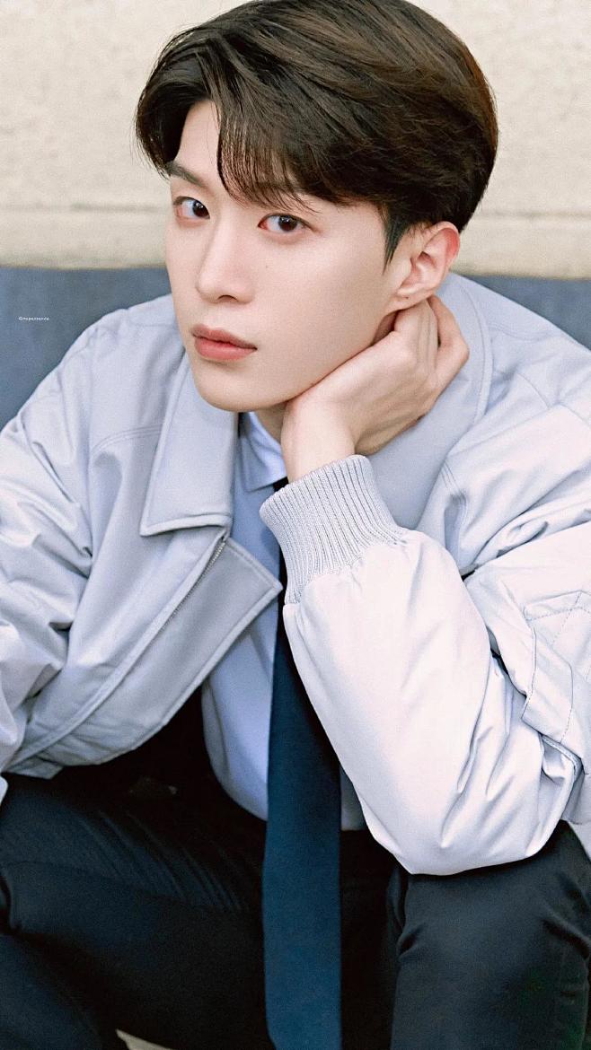 明星壁纸范丞丞