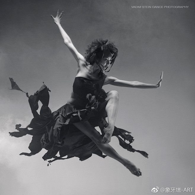 速写参考裙舞动势与布褶的完美结合关键词动态速写参考布褶舞蹈女性