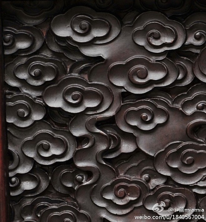 云气纹是汉魏时代流行的汉族传统装饰花纹之一是一种用流畅的圆涡形