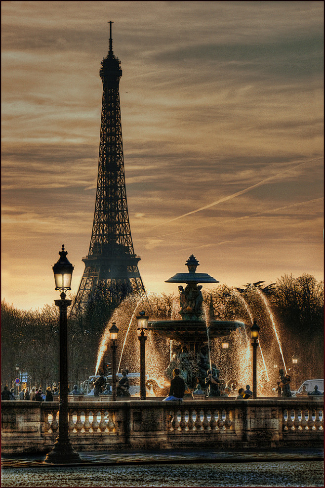 埃菲爾鐵塔latoureiffel