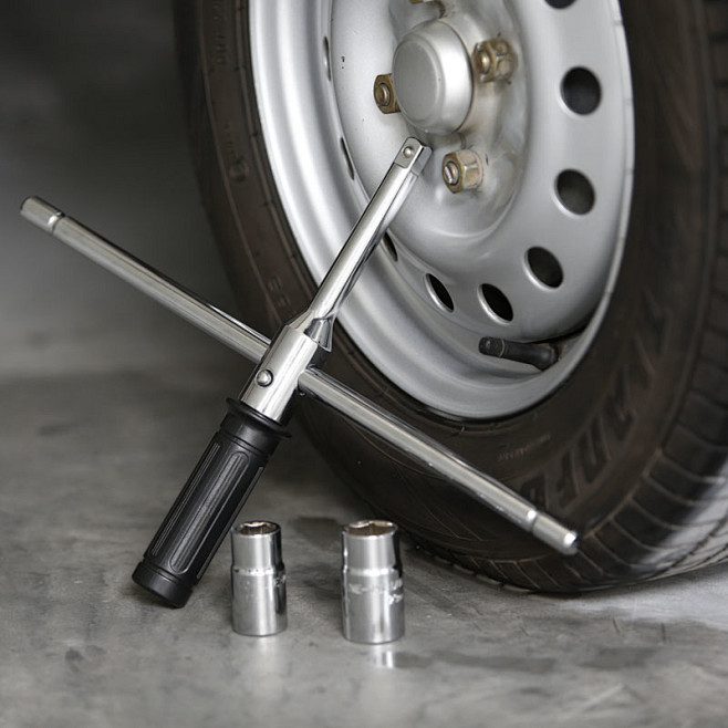 汽车换轮胎扳手拆轮胎工具折叠拆装维修换胎扳手十字省力拆卸套筒t