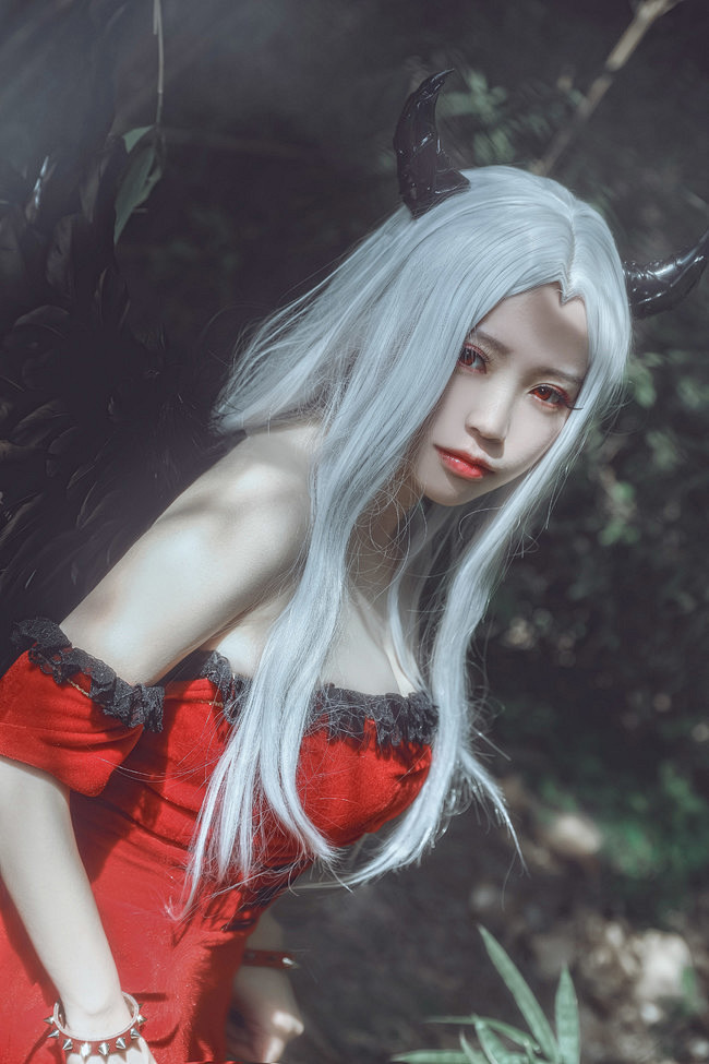 fatezero爱丽丝菲尔冯爱因兹贝伦cosplay半次元第一中文cos绘画小说