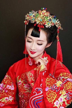 ~小迷糊~采集到中国元素——中国传统汉服