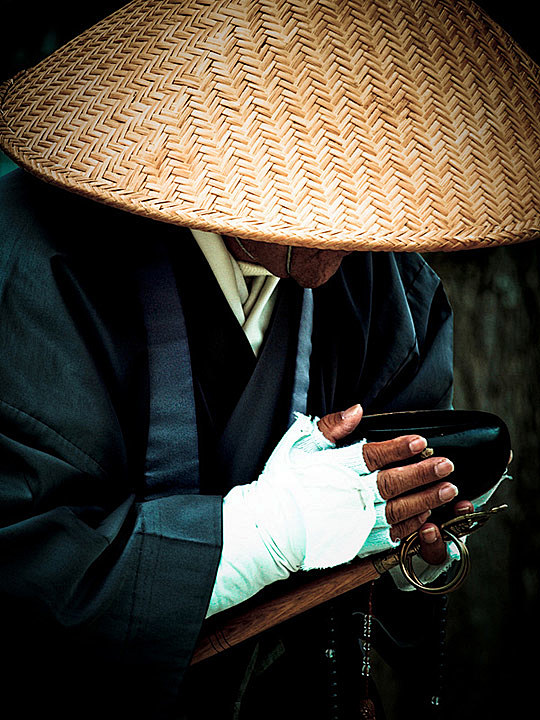 日本男子草帽祈祷