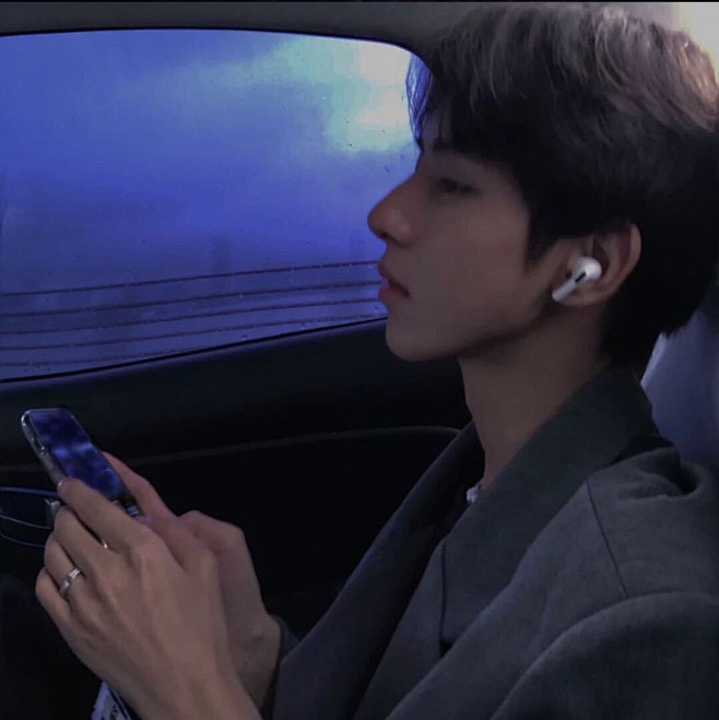 七分钟前从宇飞视觉转采于2021-11-28 13:10:49#头像#男生头像#女生