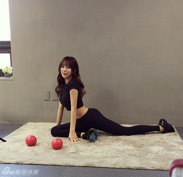 韩国美女健身教练私照ii近日韩国美女健身教练艺正花私照第二集曝光