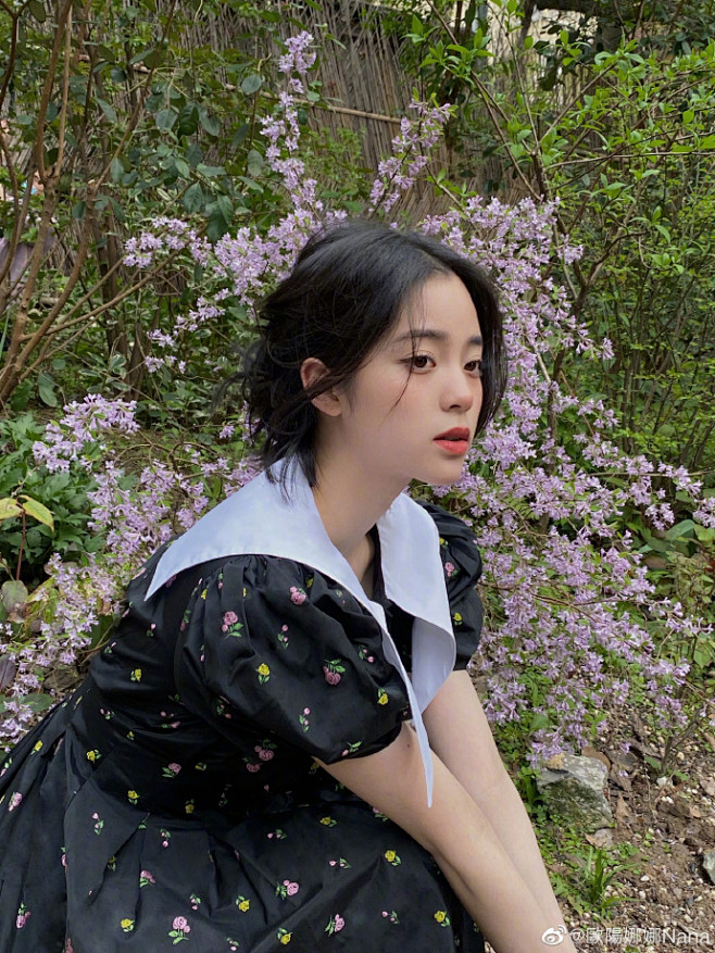 7日欧阳娜娜微博晒春日九宫格随拍写道春天快快来大家都要健康平安