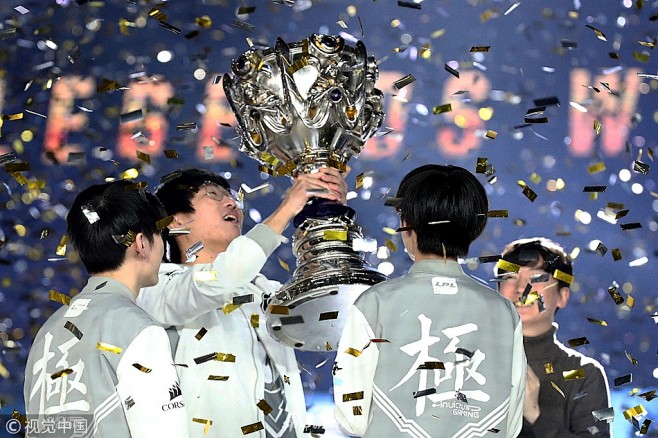 ig夺英雄联盟s8全球总决赛冠军英雄联盟s8总决赛来自lpl赛区的ig战队