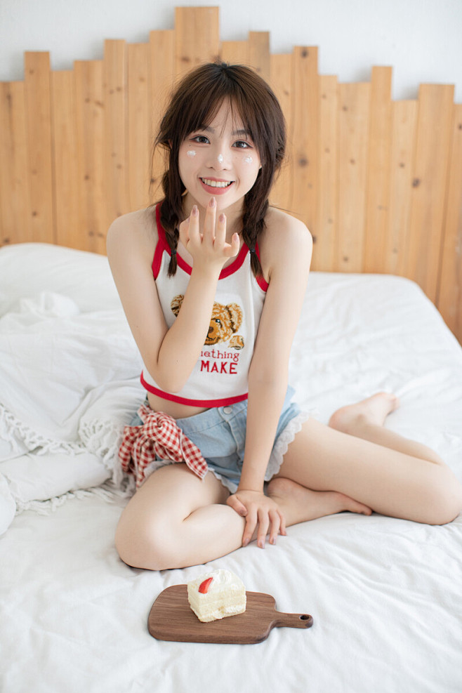 牛仔短裤美女性感大长腿诱惑写真517性感美女美桌网