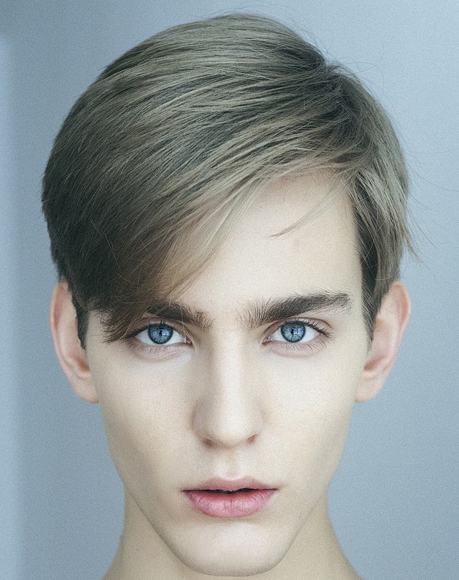 myywcm从下下亩转采于2016-11-15 17:43:19男脸 模特 正脸 五官人物m