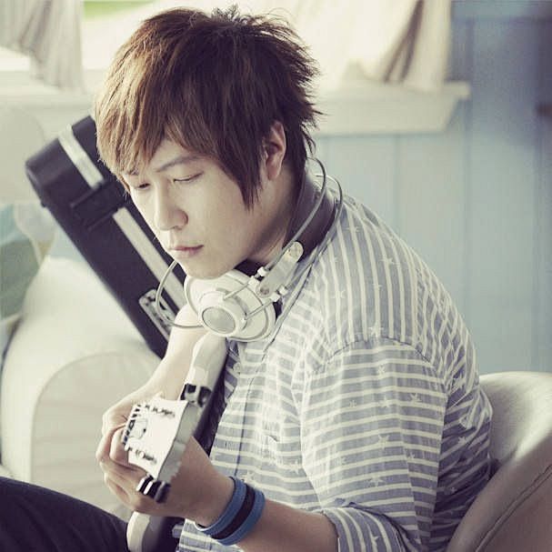 10:25:51吉他少年 #阿信#五月天货拉拉拉不拉萨摩耶同采自tieba