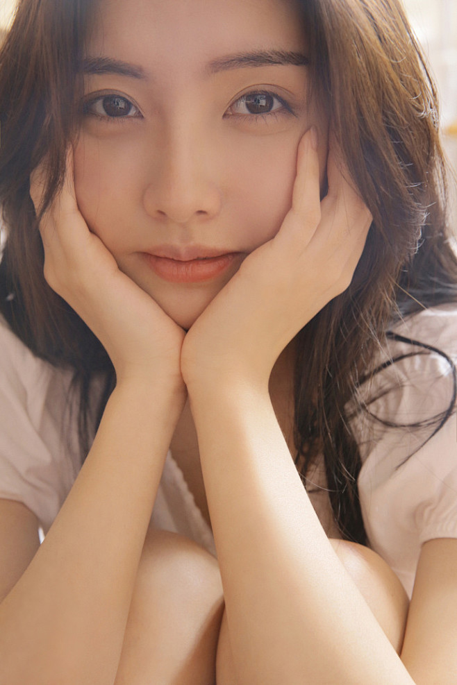 少女馆写真还记得青草微微打湿后的那个早晨吃了甜点后你就出现