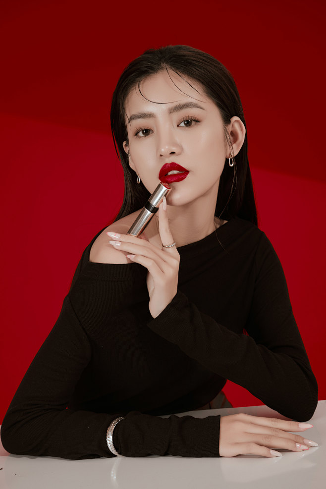 亚洲彩妆护肤模特明星肤感质感步骤图