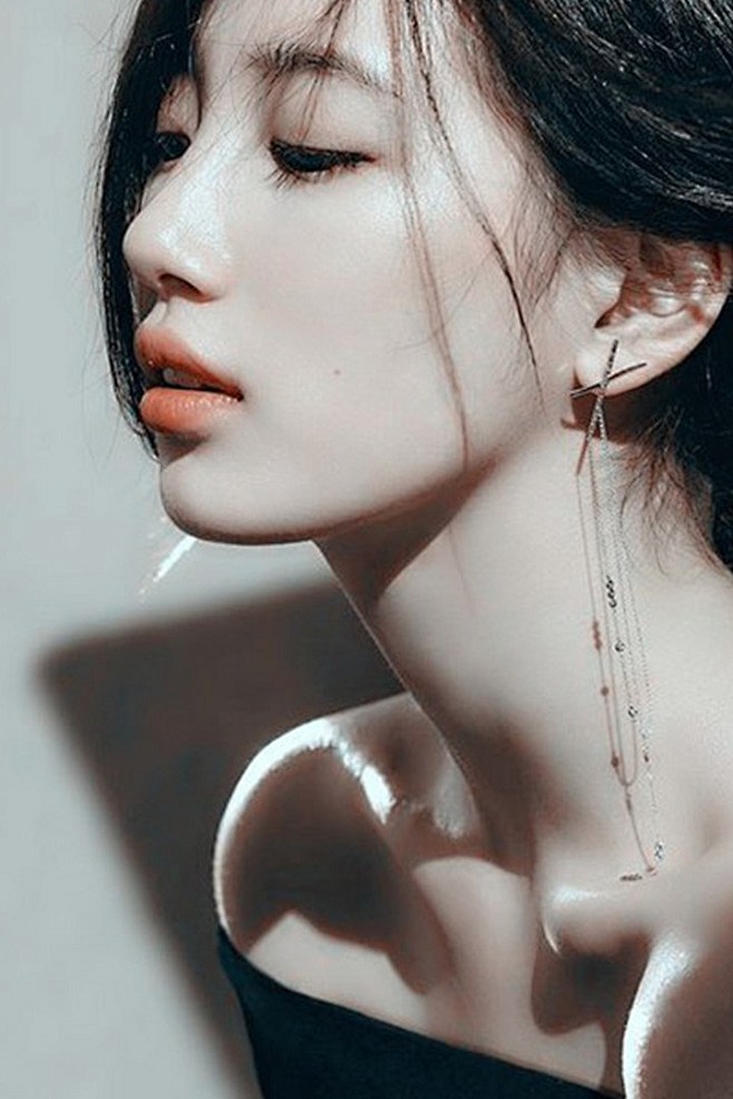 局部mzy520同采自lofficiel.cn该采集也在以下画板加载更多