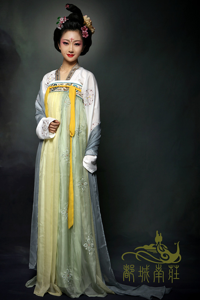 传统汉民族服饰独家绣唐团花面料隋唐款齐胸襦裙配绣花诃子玉萼齐胸