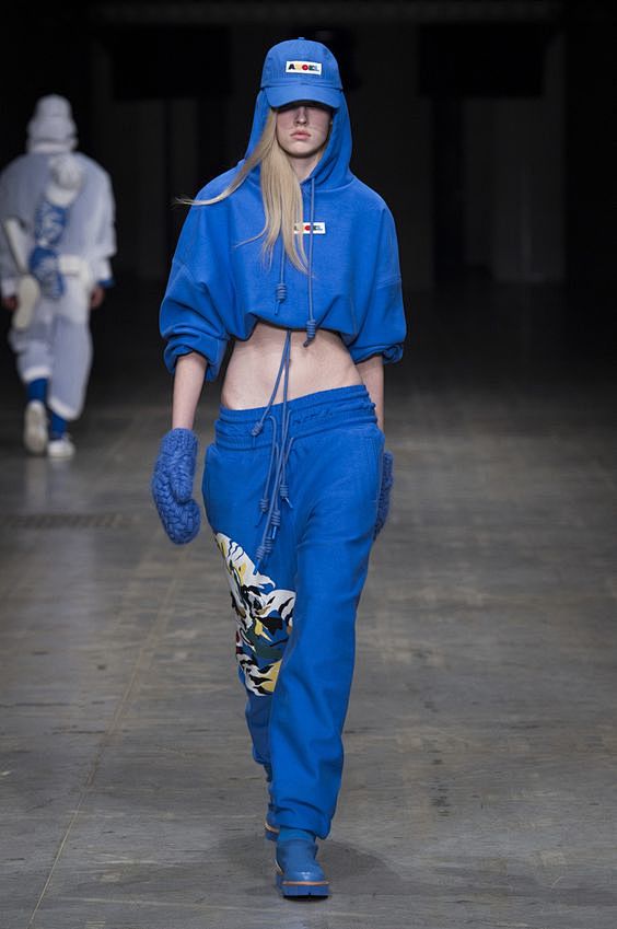 现代系列实拍男女性时装潮流