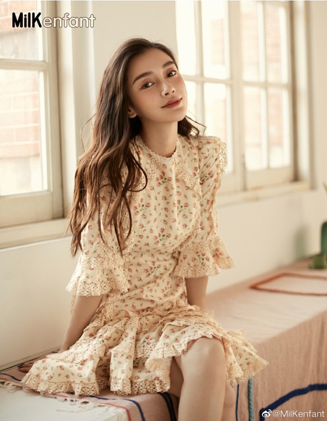 组图baby最新封面写真温暖来袭优游自若回味人生温暖童真时光10月16日