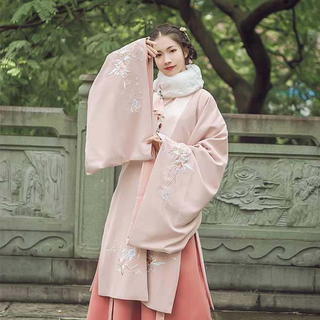 汉尚华莲传统汉服女装明制大袖披风长款搭配袄裙襦裙秋冬款日常粉淘宝