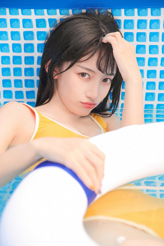 泳衣美女泳池大胆诱惑艺术极品写真517性感美女美桌网