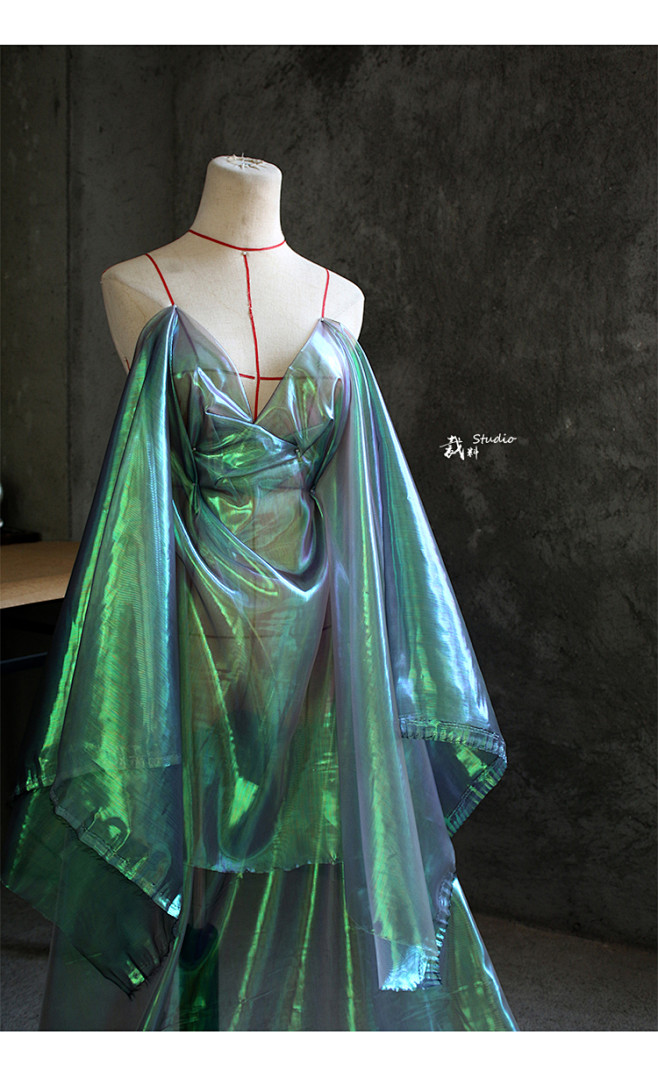 魅影青色幻彩镭射渐变欧根纱设计师面料高档服装裙子防晒布料淘宝网