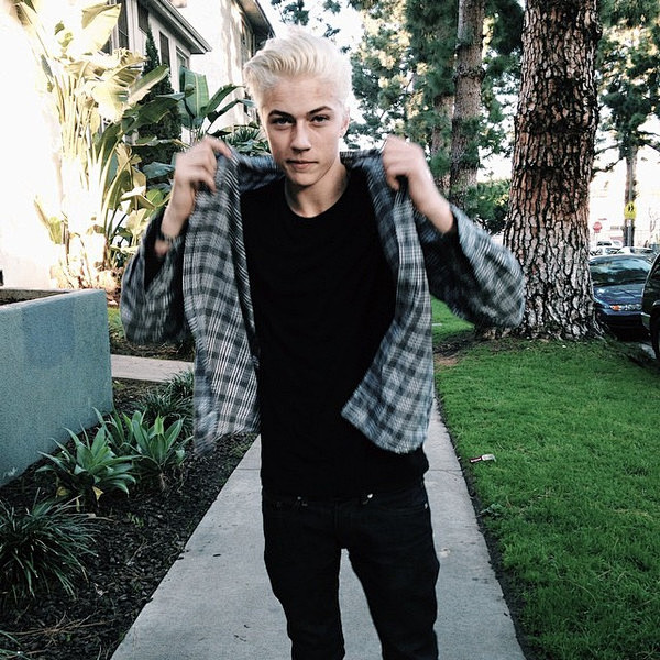 16岁男模luckybluesmith颜值爆表速来认领桐庐新闻网