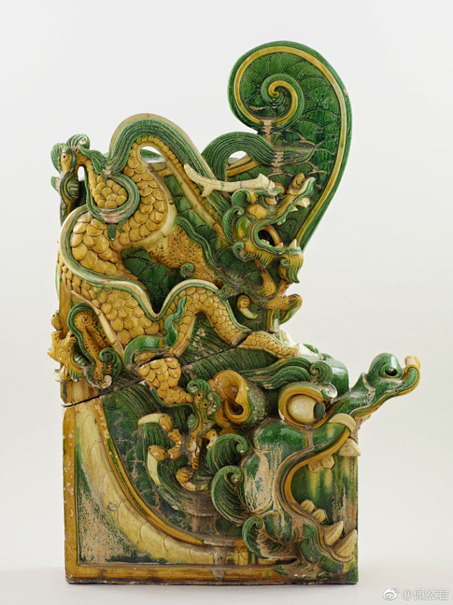 明清山西琉璃建筑构件br明三彩琉璃高浮雕穿花龙纹脊饰明三彩带仔龙正