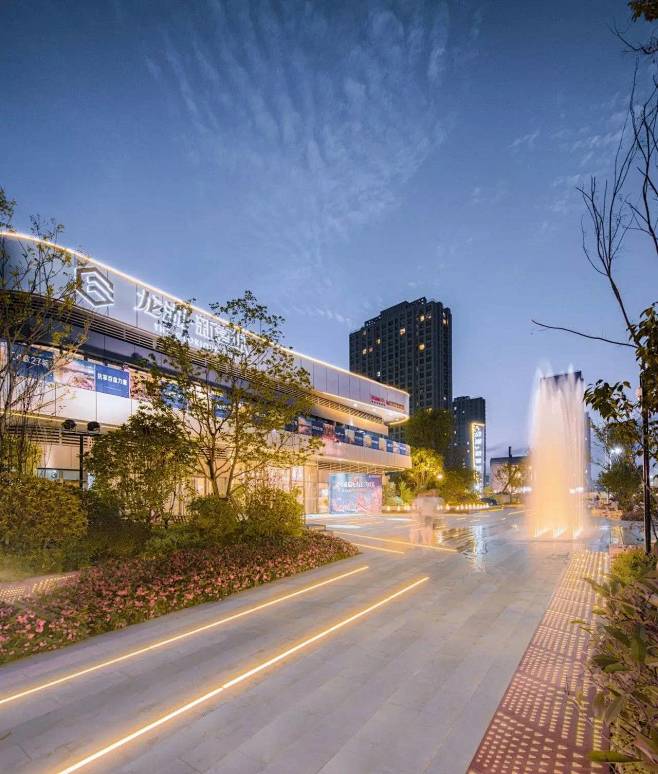 以流动性景观激活街道活力丨南京龙湖新壹城以流动性景观激活街道活力