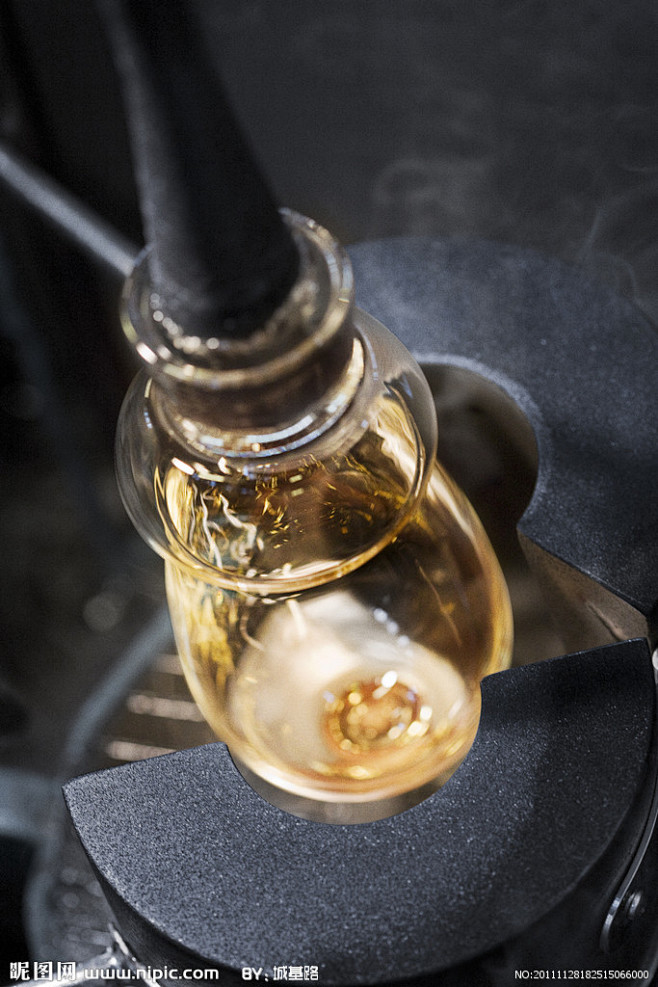 玻璃酒杯烧制工艺大图点击还原