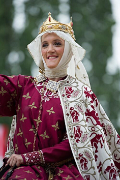 斯陶芬王朝时代意大利王室贵族的服饰,和同时期的真正的拜占庭帝国