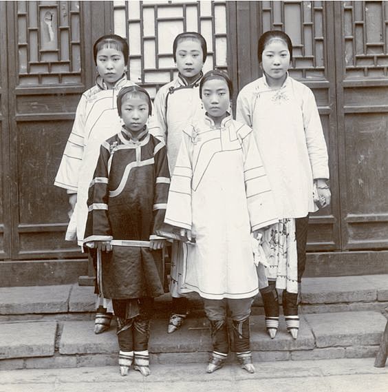 中国女孩绑脚大约1890年代