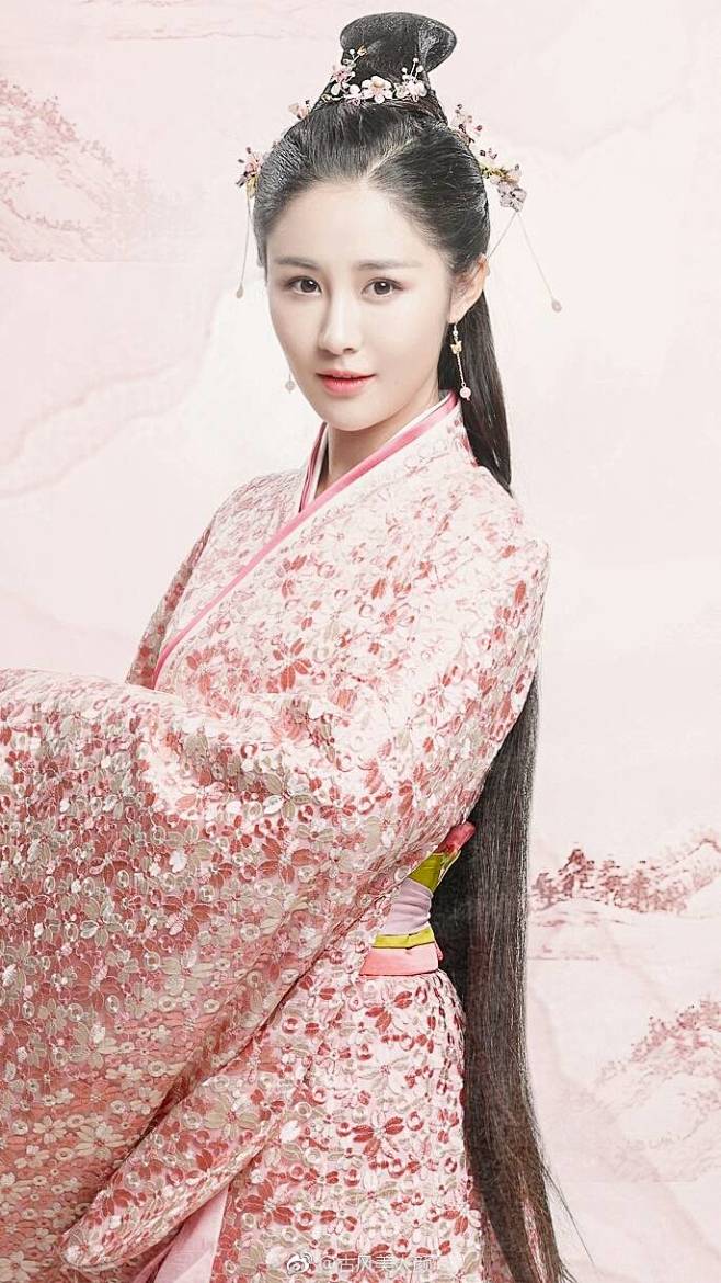 是垂首弹奏箜篌还是泪目盈盈都显得温婉娴静梁田eliza676767cp