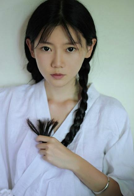 中国最美女汉子街头霸王春丽头造型走红弥秋女怪兽长发美照春丽