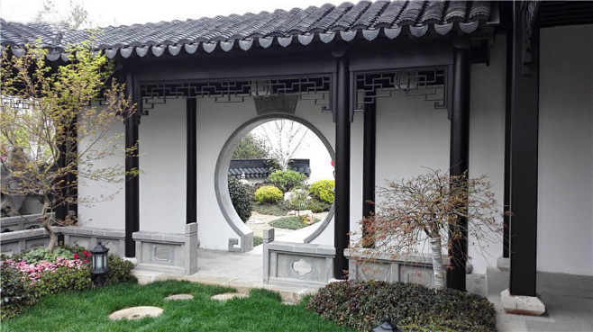 中式圆洞门