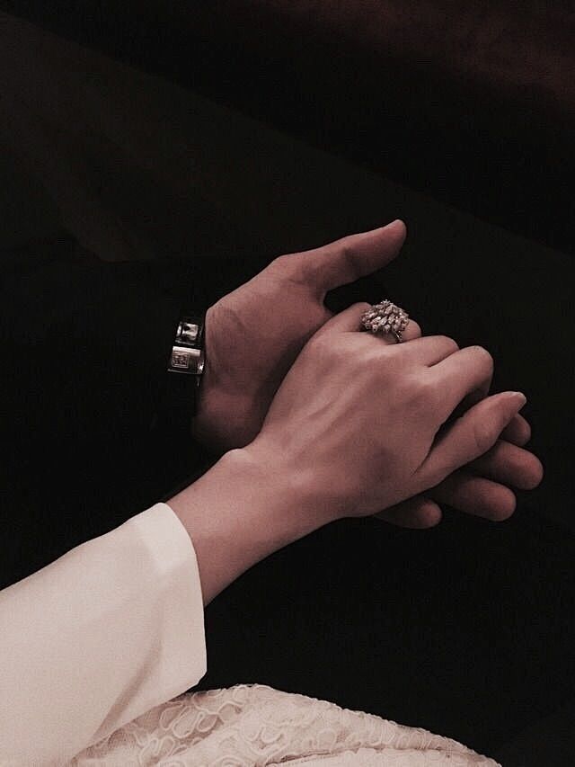 瓦尔灯采集于2018-09-01 14:58:17手 手控 手势