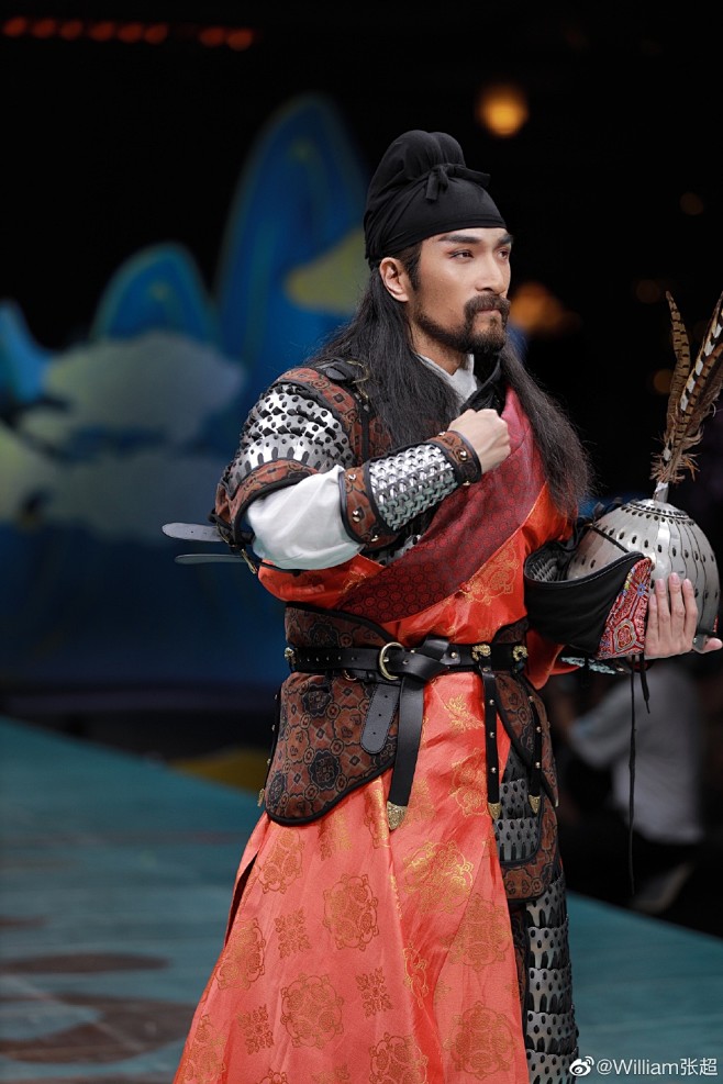 明锦衣卫指挥使用铠亲军都尉府正三品来自william张超微博