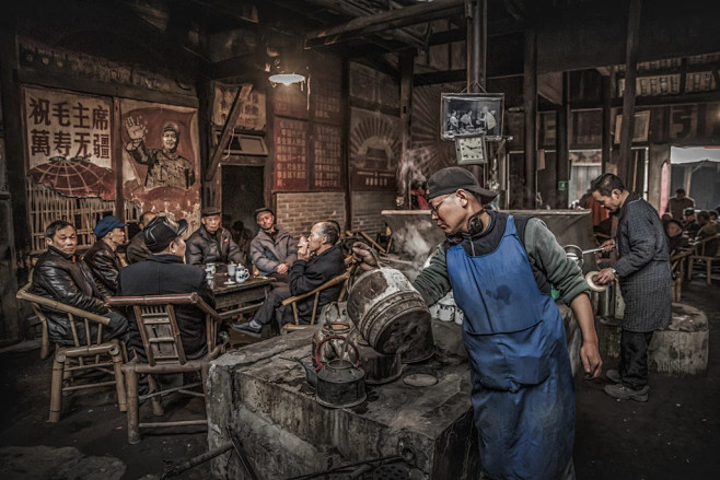 观音阁老茶馆座落于成都市双流县彭镇一个小巷里它经历了清朝民国直至