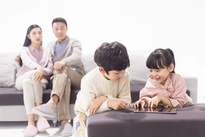 尤克里里乐器家庭儿童学习父母