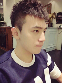 大叔小受叔叔受美男魅男男男男色傲娇高傲感觉浓眉大眼寸头胡茬胡子肉