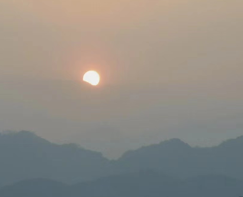 微光也闪烁