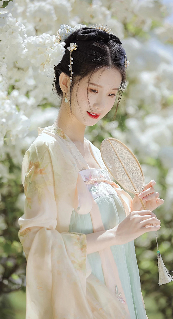 凝旒从tt火凤凰转采于2022-03-07 11:53:13汉服人像  ,光影素材凝旒同
