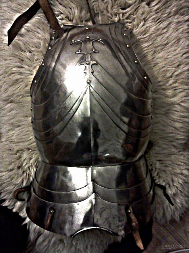 中世纪盔甲ii米兰板甲与哥特板甲所谓有光便有影在剑与火药魔法的游戏