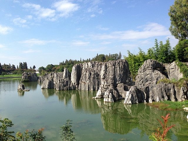 雲南石林世界地質公園位於雲南省昆明市石林.