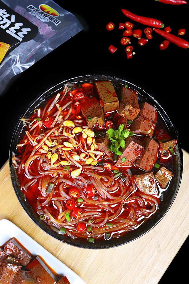 鸭血粉丝酸辣粉拍摄食物拍摄麻辣美食