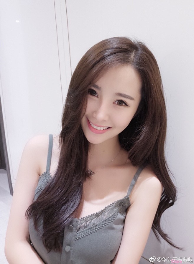 顶级正妹华伊沫甜美有身材难以抗拒你容颜