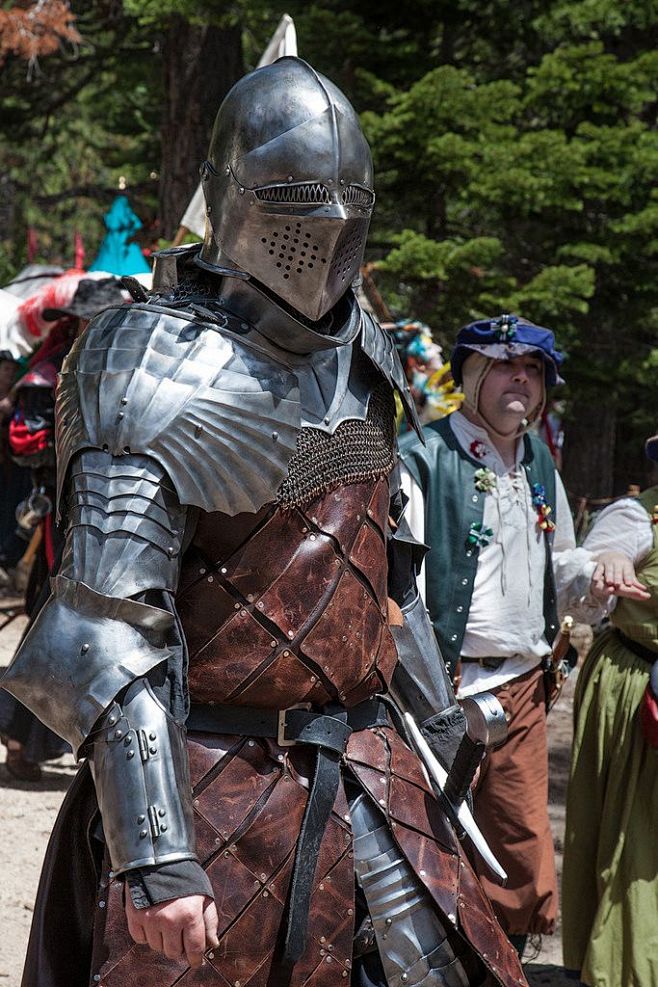 搞比利哈从长不大的小诡转采于2021-01-31 00:01:02盔甲z-装备搞比利