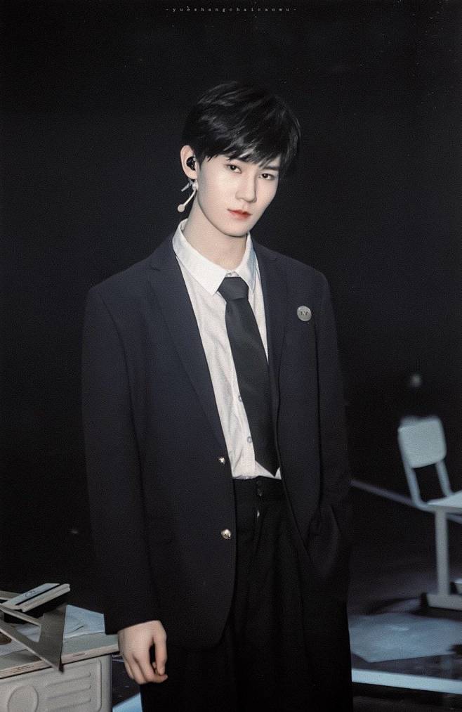 张玺子从是于楠吖转采于2022-04-17 20:20:11[图源微博侵删歉]张真源