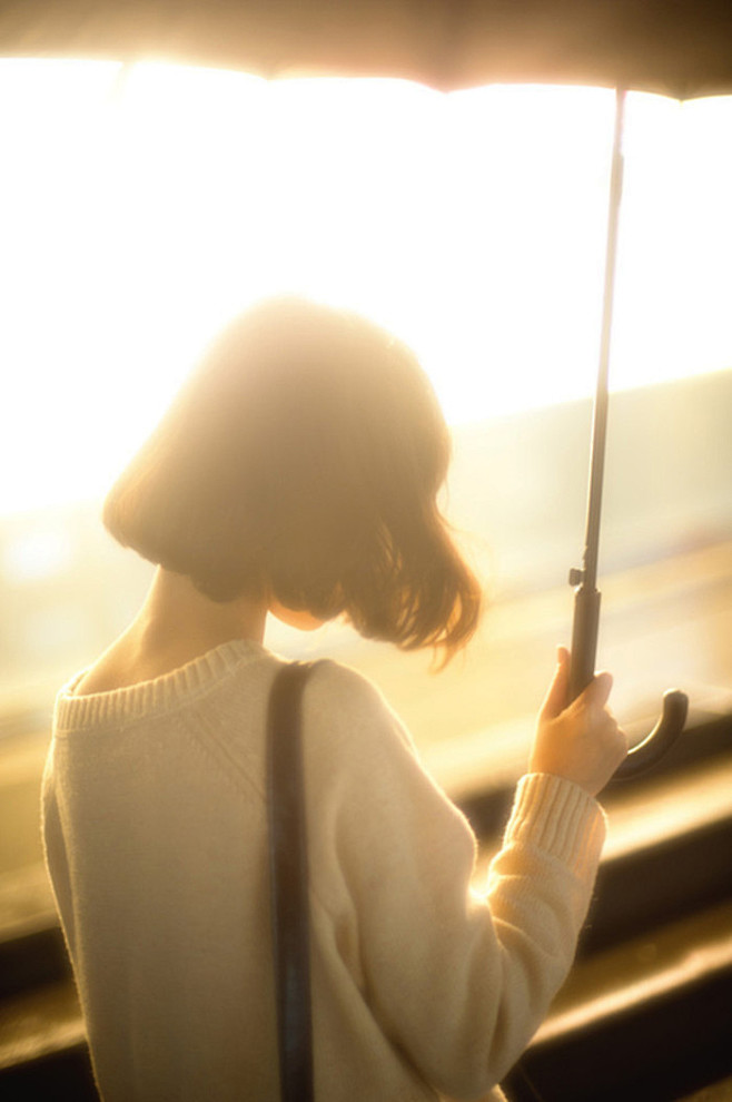 女生头像短发背影