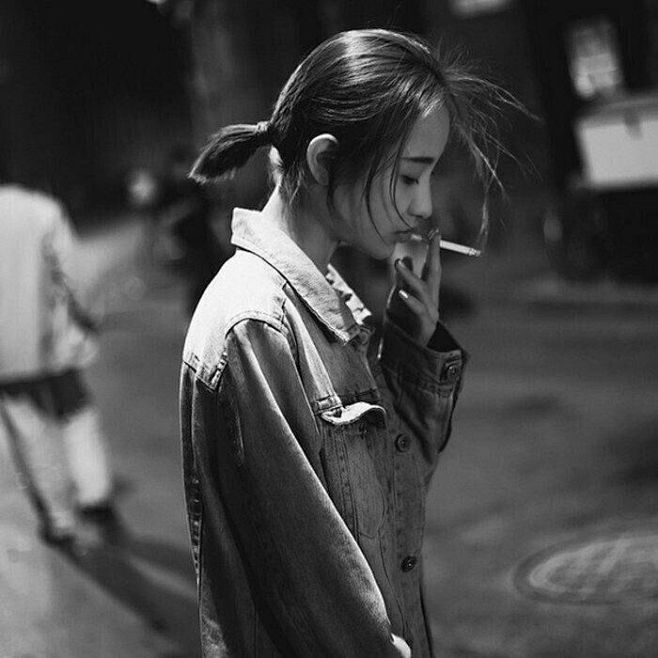 真人伤感风头像女头